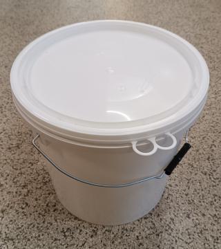 plastova-nadoba-kovovy-drzak-25-kg-medu_2478_4097.jpg